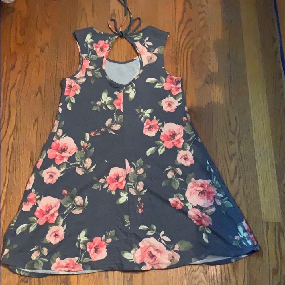 Dress - Picture 2 of 2